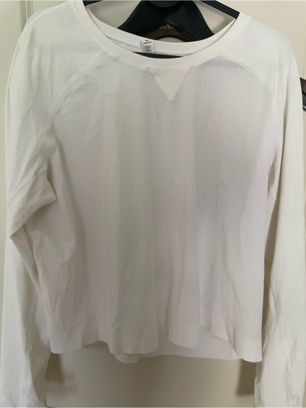 148. LULULEMON oversized long sleeve white 10
